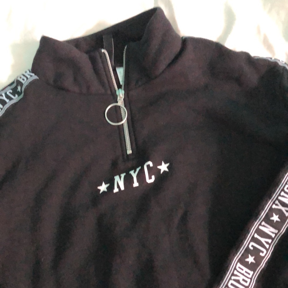 Black cropped sweater - Picture 2 of 3